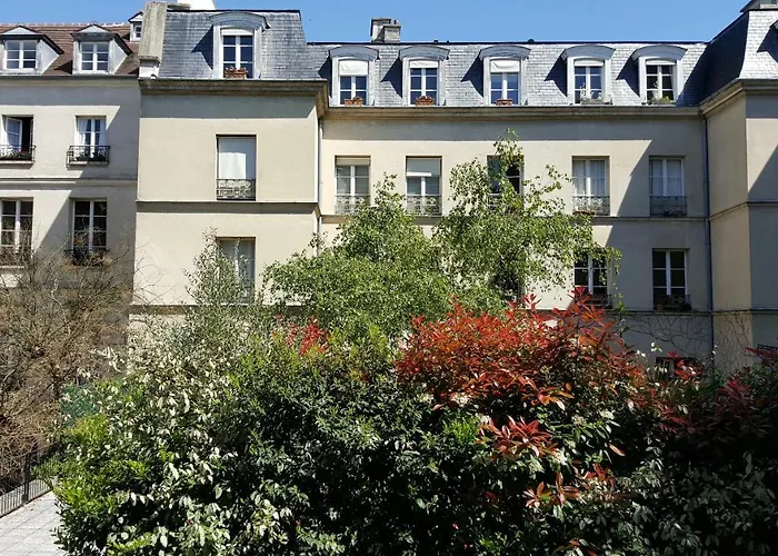 Assia & Nathalie - Luxury Marais Bed & Breakfast Paris