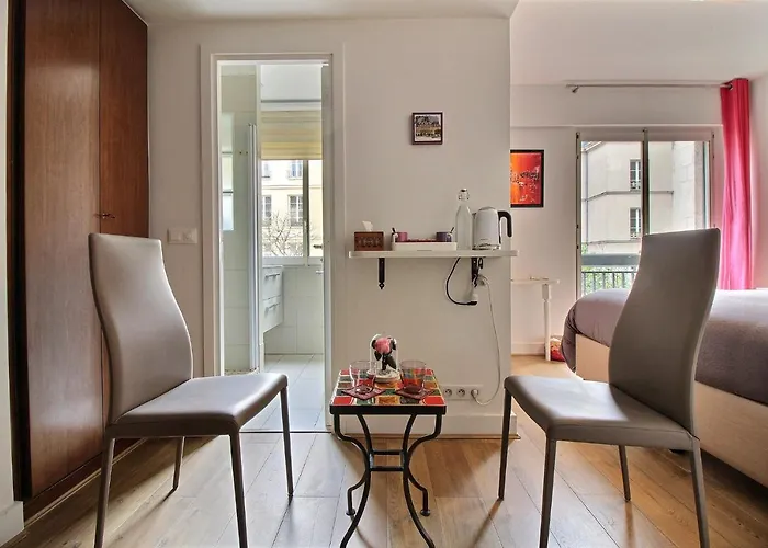 Assia & Nathalie - Luxury Marais Bed & Breakfast