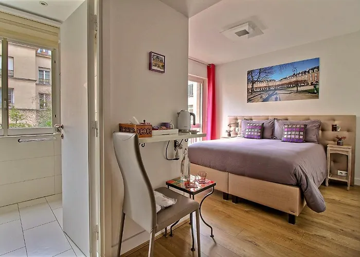 Assia & Nathalie - Luxury Marais Bed & Breakfast