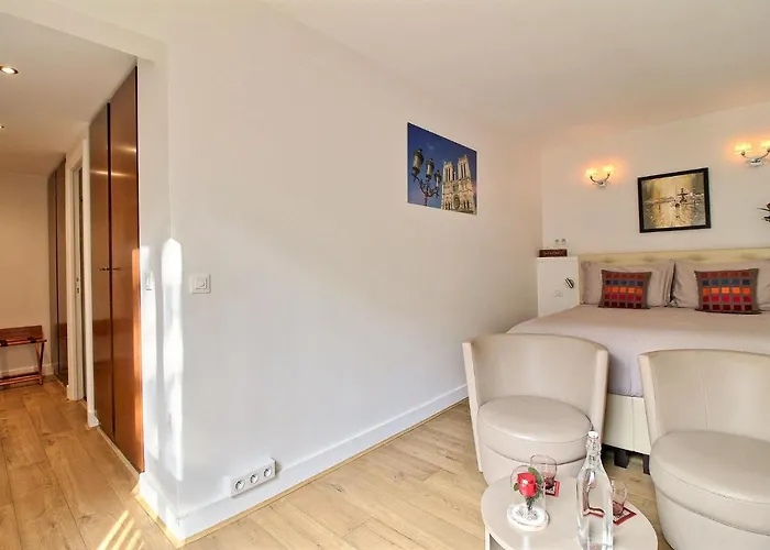 Bed & Breakfast Assia & Nathalie - Luxury Marais Paris