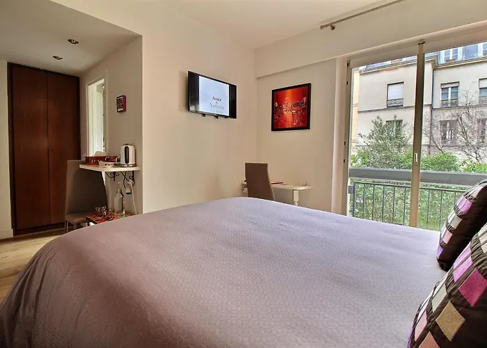 Assia & Nathalie - Luxury Marais Bed & Breakfast Paris