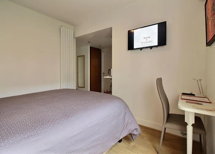 Assia & Nathalie - Luxury Marais Bed & Breakfast Paris
