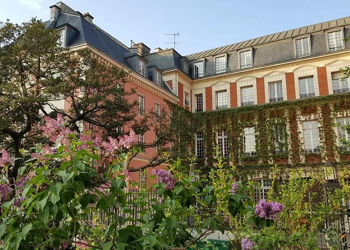 Assia & Nathalie - Luxury Marais 4* Париж